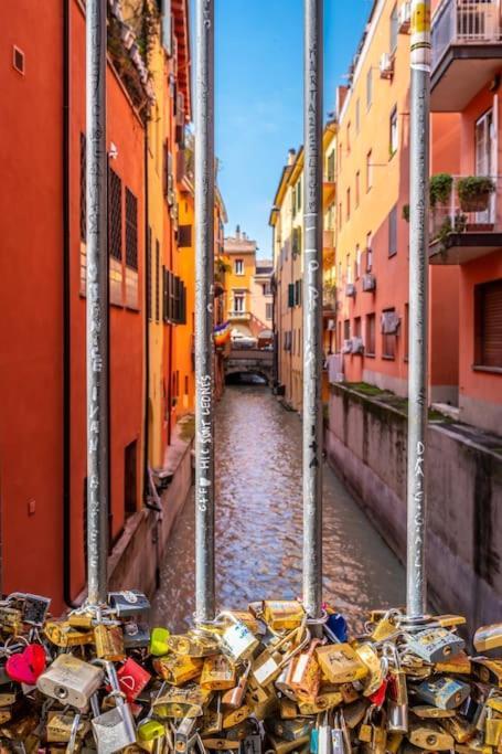 Sotto Le Due Torri 5* Lejlighed Bologna Eksteriør billede