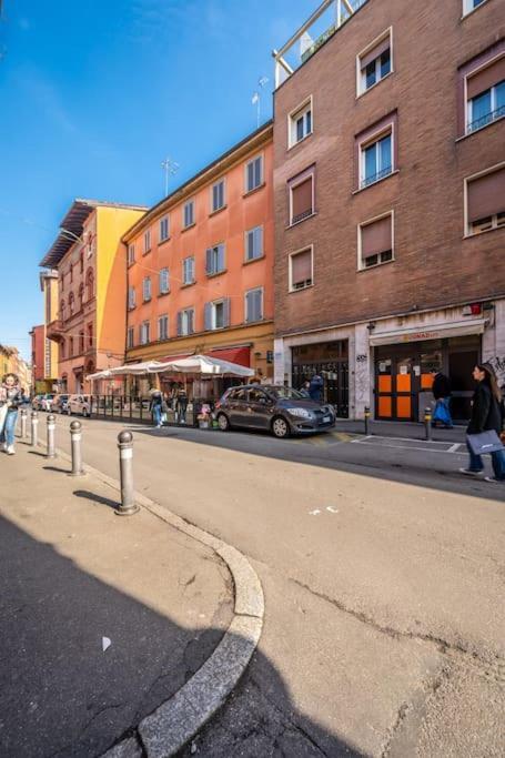 Sotto Le Due Torri 5* Lejlighed Bologna Eksteriør billede